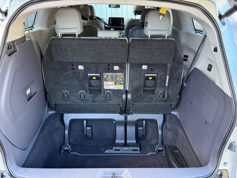 Used 2024 Toyota Sienna Limited AWD/4WD image 22