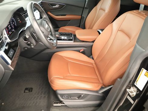 Used 2019 Audi Q8 Premium Plus w/ Premium Plus AWD/4WD image 23