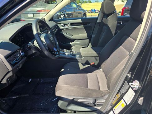Used 2023 Honda Civic EX image 3