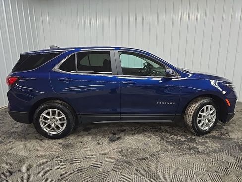 Used 2023 Chevrolet Equinox LT image 2