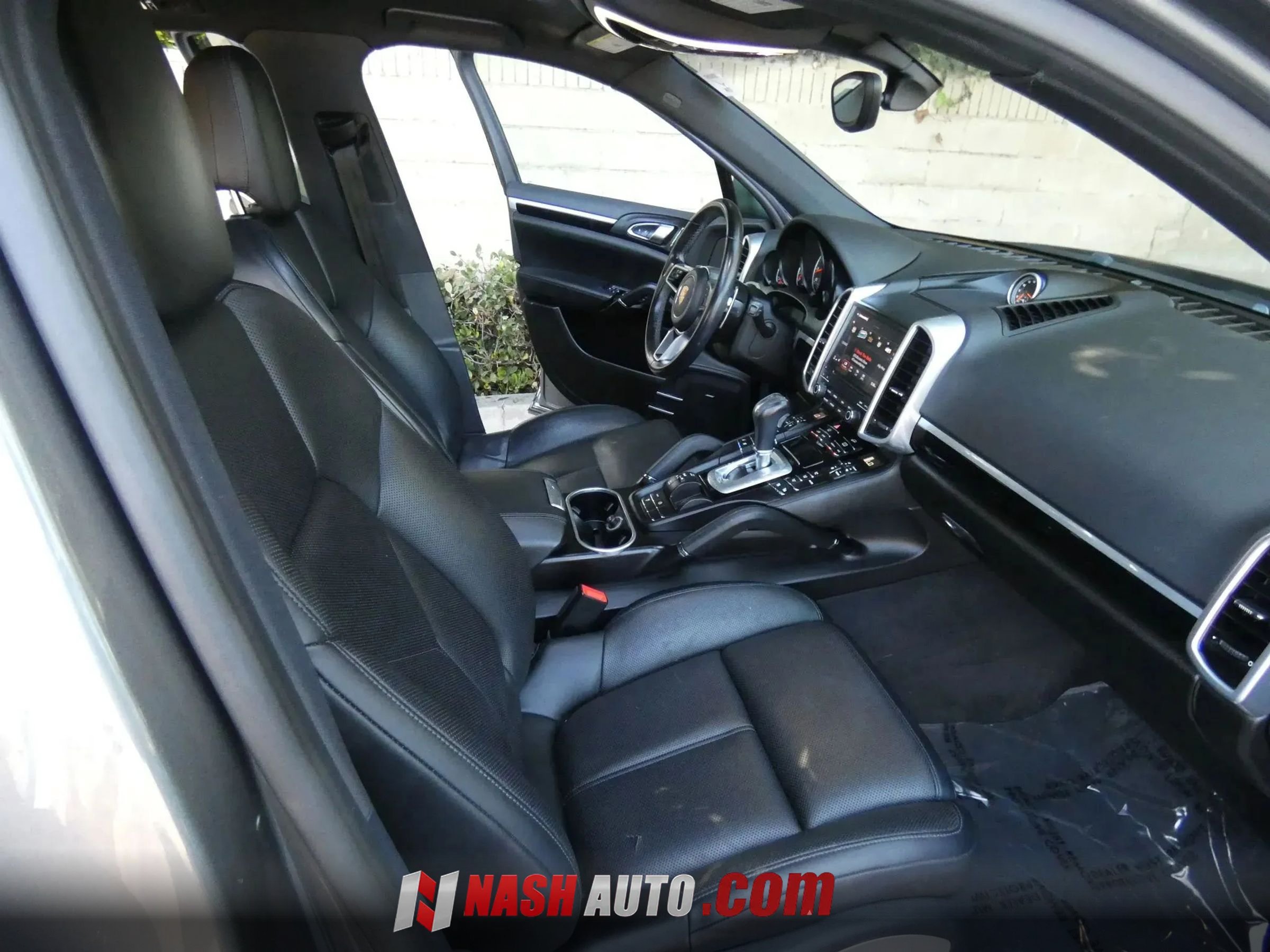 Used 2018 Porsche Cayenne AWD/4WD image 23