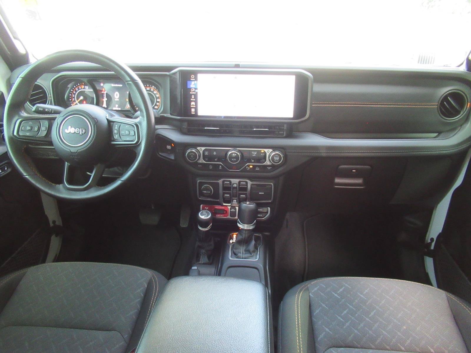 Certified 2024 Jeep Gladiator Mojave w/ Safety Group AWD/4WD image 15