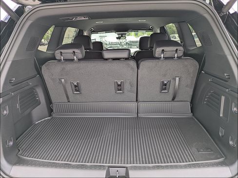 New 2026 GMC Acadia Elevation w/ Elevation Premium Package FWD image 13