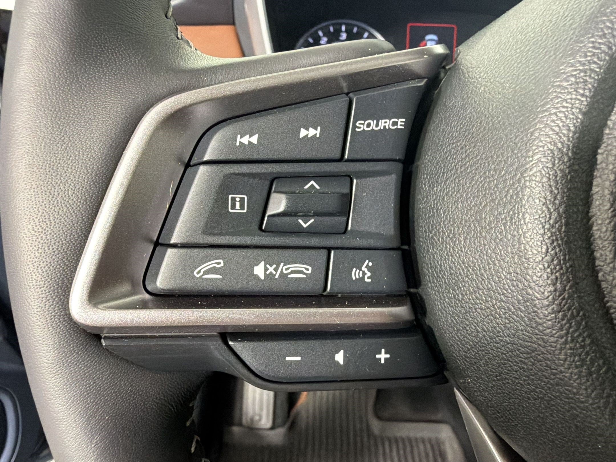 Used 2025 Subaru Outback Touring AWD/4WD image 14