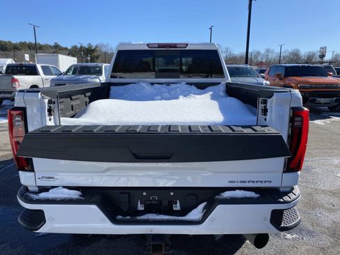 Used 2024 GMC Sierra 3500 Denali image 7