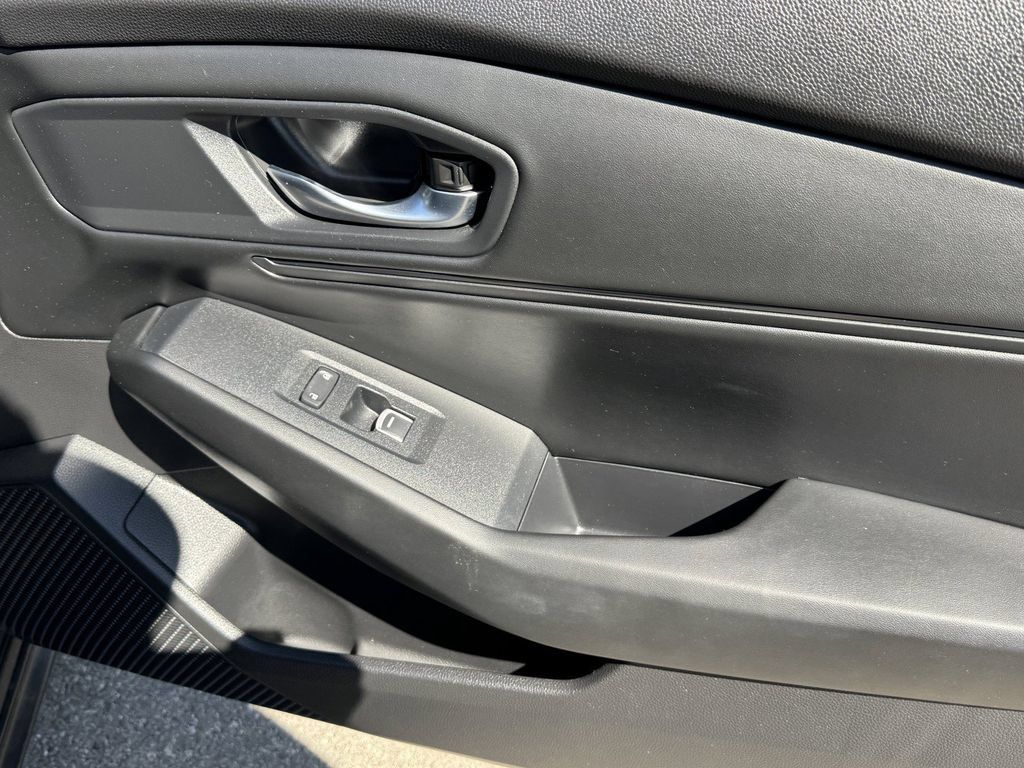 Used 2023 Honda Accord EX image 11