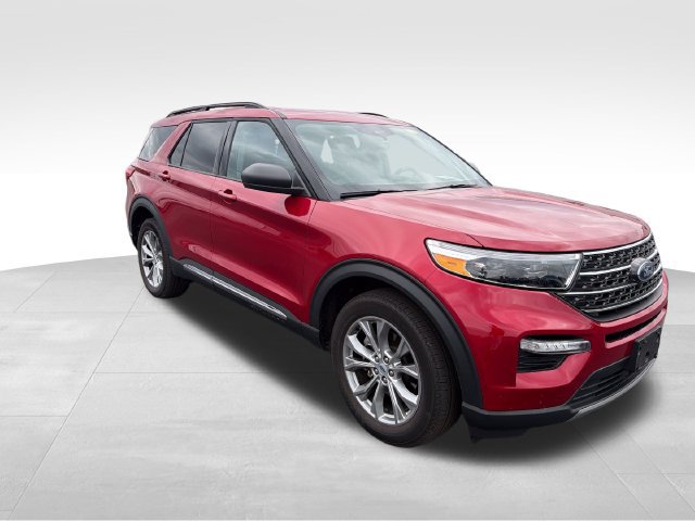 Used 2023 Ford Explorer XLT w/ Equipment Group 202A AWD/4WD image 7