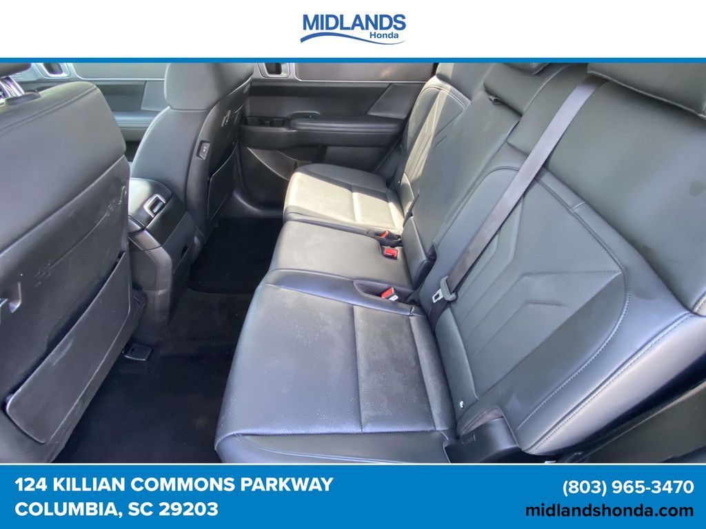 Used 2025 Hyundai Santa Fe SEL AWD/4WD image 11