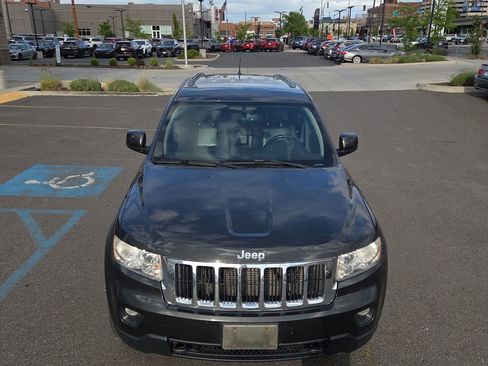 Used 2011 Jeep Grand Cherokee Laredo AWD/4WD image 9