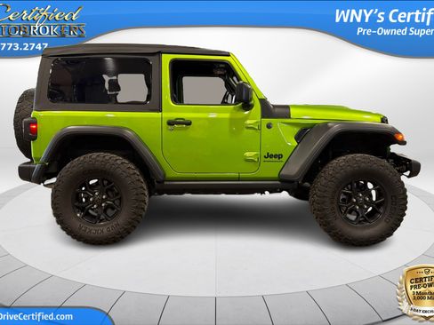 Used 2025 Jeep Wrangler Sport AWD/4WD image 4