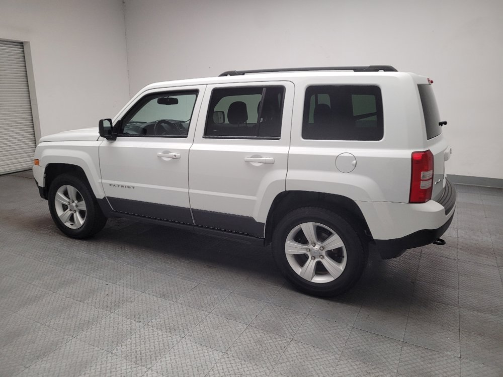 Used 2015 Jeep Patriot Latitude w/ All Weather Capability Group AWD/4WD image 3