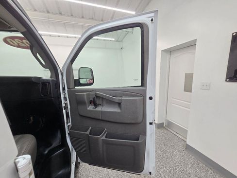 Used 2020 Chevrolet Express 2500 w/ Driver Convenience Package RWD image 25