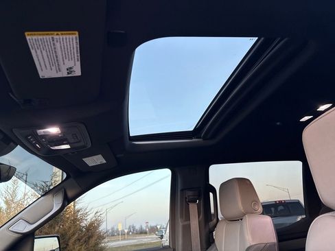 Used 2025 Chevrolet Silverado 1500 ZR2 w/ Technology Package image 28