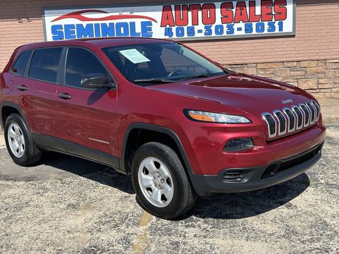 Used 2017 Jeep Cherokee Sport FWD image 3