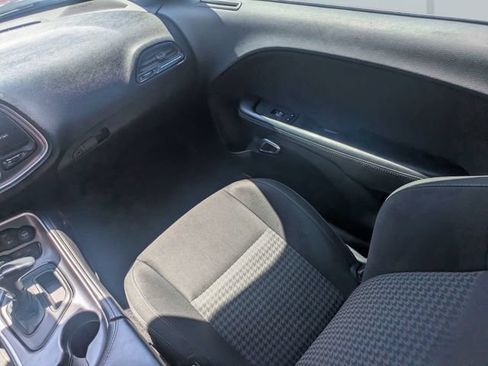 Used 2019 Dodge Challenger R/T w/ Driver Convenience Group RWD image 17