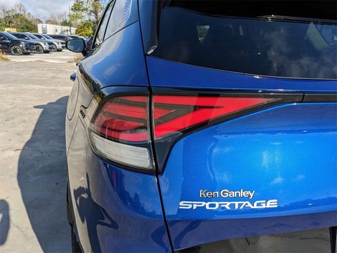 Certified 2023 Kia Sportage SX image 12