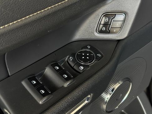 Used 2024 Ford Expedition XLT AWD/4WD image 29