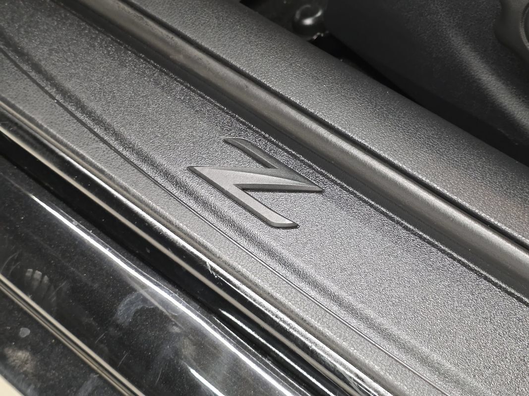 Used 2017 Nissan 370Z Coupe RWD image 24
