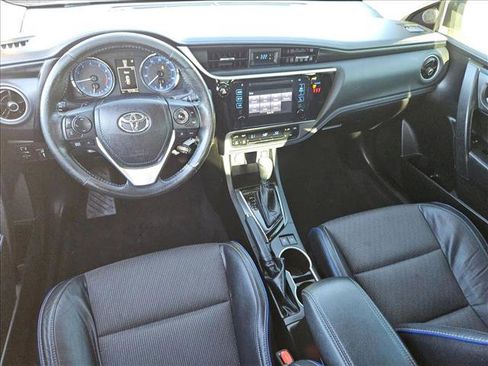 Used 2019 Toyota Corolla SE image 16