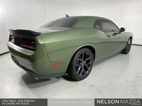 Used 2023 Dodge Challenger R/T w/ Plus Package image 8