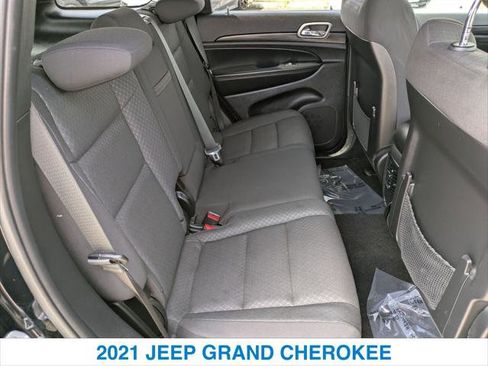 Used 2021 Jeep Grand Cherokee Laredo AWD/4WD image 24