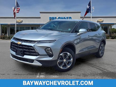 Used 2025 Chevrolet Blazer LT image 1