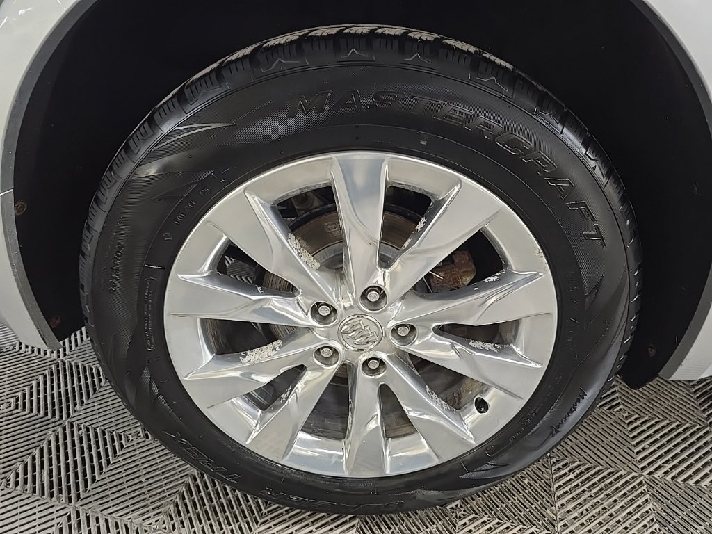 Used 2018 Buick Envision Essence AWD/4WD image 14
