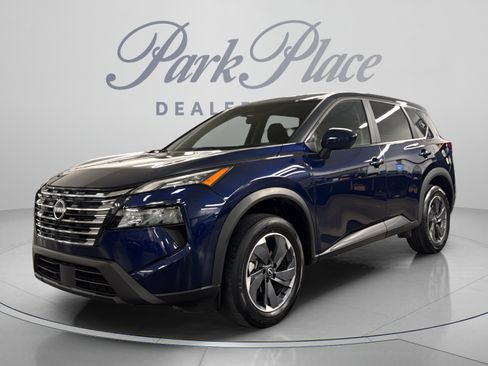 Used 2025 Nissan Rogue SV FWD image 1