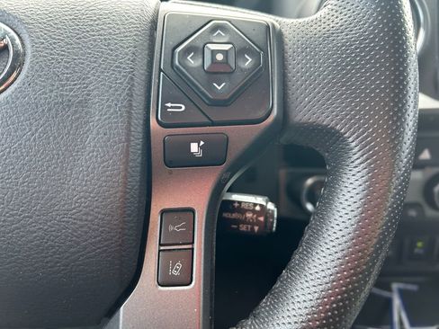 Used 2021 Toyota Tacoma TRD Off-Road w/ Technology Package AWD/4WD image 46
