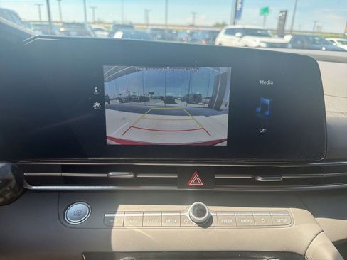 Used 2024 Hyundai Elantra SEL FWD image 19