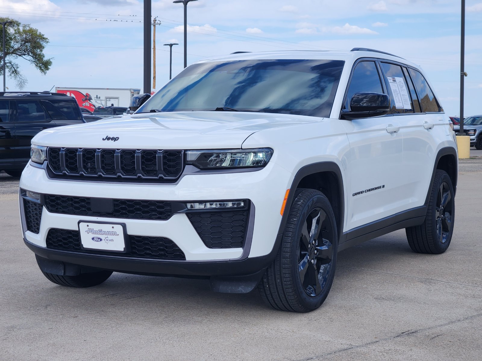 Used 2026 Jeep Grand Cherokee Limited w/ Limited Altitude Package AWD/4WD image 2