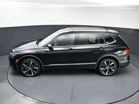Used 2024 Volkswagen Tiguan SEL R-Line AWD/4WD image 31