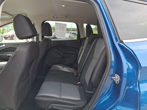 Used 2017 Ford Escape SE w/ SE Cold Weather Package AWD/4WD image 10