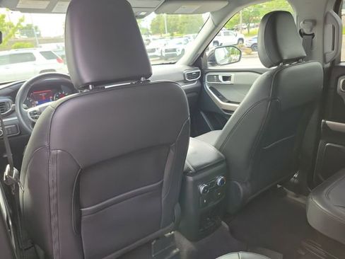 Used 2023 Ford Explorer XLT w/ Equipment Group 202A AWD/4WD image 11