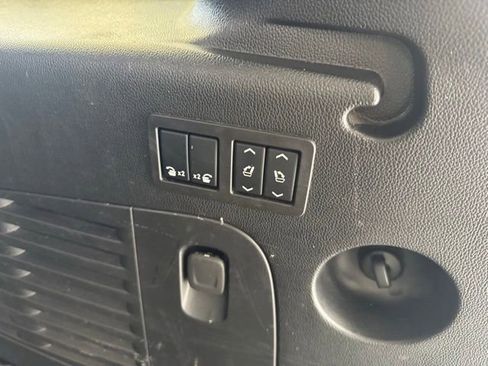 Used 2018 Chevrolet Suburban Premier AWD/4WD image 42