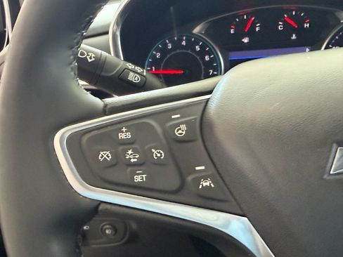 Used 2023 Chevrolet Equinox Premier FWD image 25
