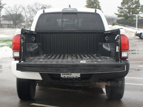 Used 2021 Toyota Tacoma SR w/ SR Convenience Package image 14