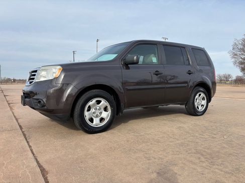 Used 2015 Honda Pilot LX image 2