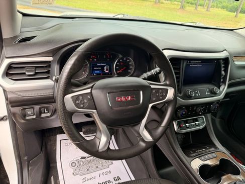 Used 2023 GMC Acadia SLE w/ Driver Convenience Package FWD image 13