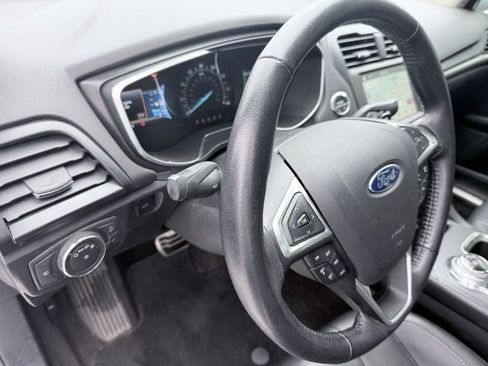 Used 2017 Ford Fusion Titanium AWD/4WD image 16