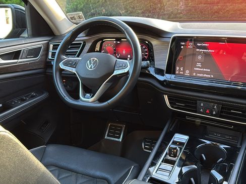 Used 2024 Volkswagen Atlas SEL Premium R-Line AWD/4WD image 18