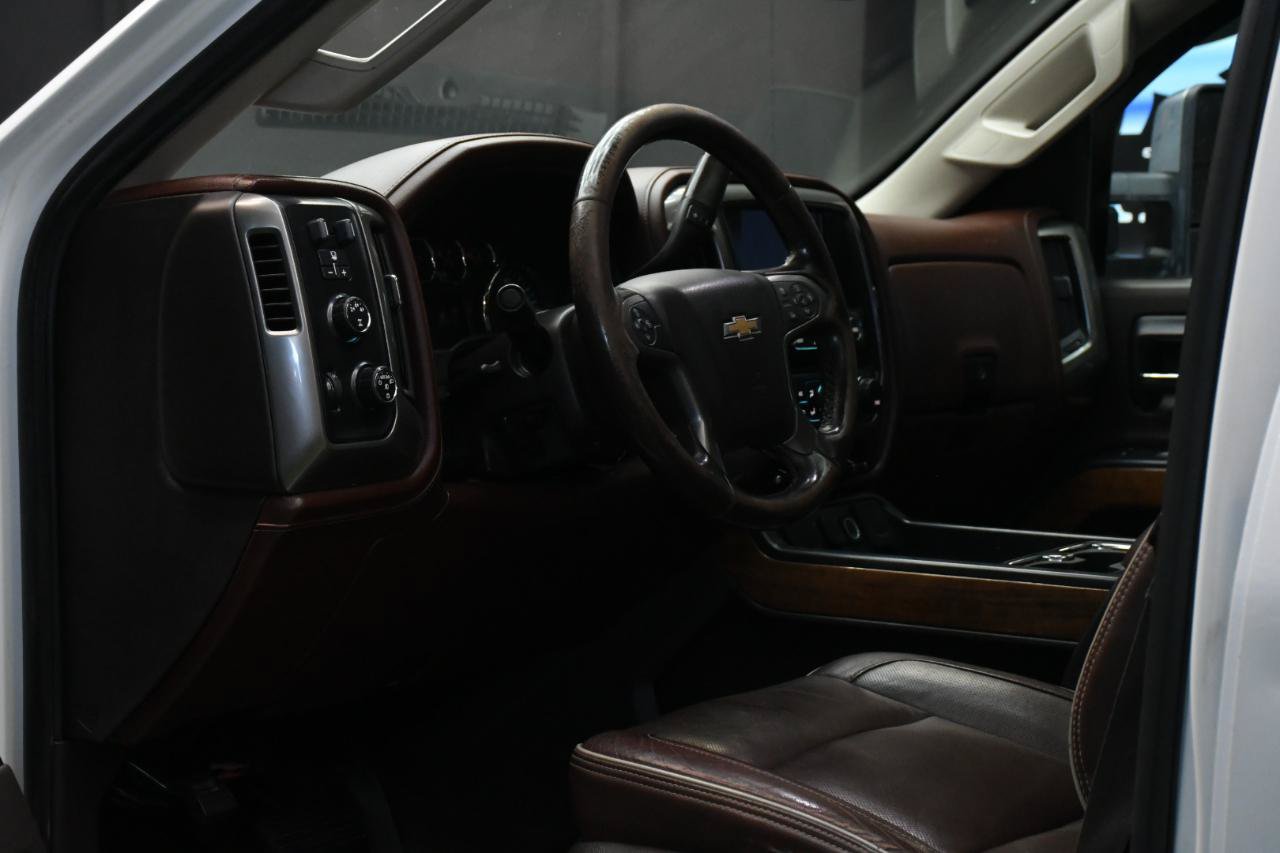 Used 2015 Chevrolet Silverado 2500 High Country AWD/4WD image 17