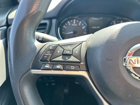 Used 2017 Nissan Rogue S image 28