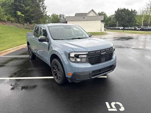 Used 2024 Ford Maverick Lariat w/ Black Appearance Package FWD image 2