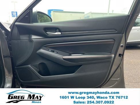 Used 2022 Nissan Altima 2.5 SR FWD image 11