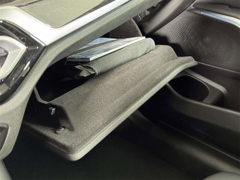 Used 2023 BMW 330e xDrive w/ Premium Package image 30