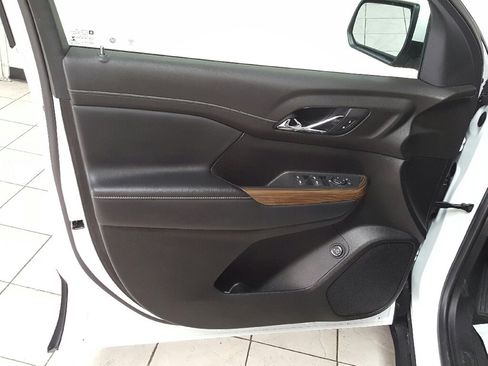 Used 2019 GMC Acadia SLE image 9