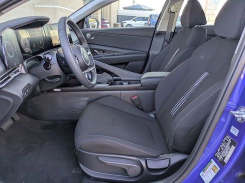 New 2025 Hyundai Elantra SEL image 14