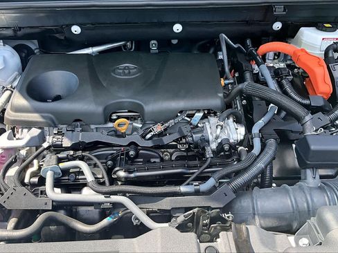Used 2025 Toyota RAV4 XLE AWD/4WD image 31
