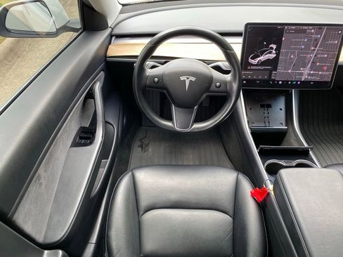 Used 2019 Tesla Model 3 Standard Range RWD image 23